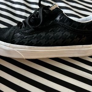 Vans Women size 10 black Houndstooth detail
